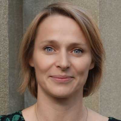 Dr. Julia Hentschel