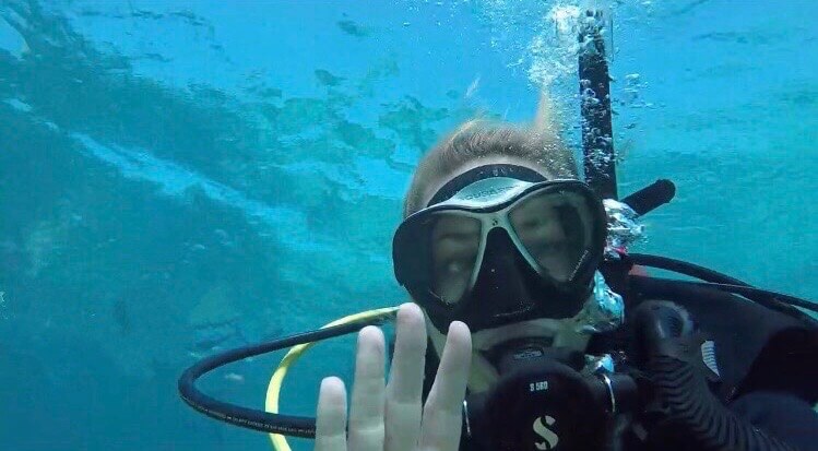 Kayla Scuba Diving to collect samples for her research